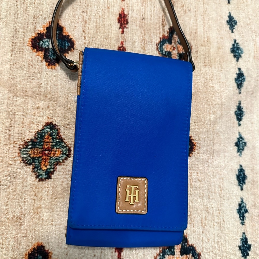 Tommy Hilfiger Women's Julia iPhone Crossbody